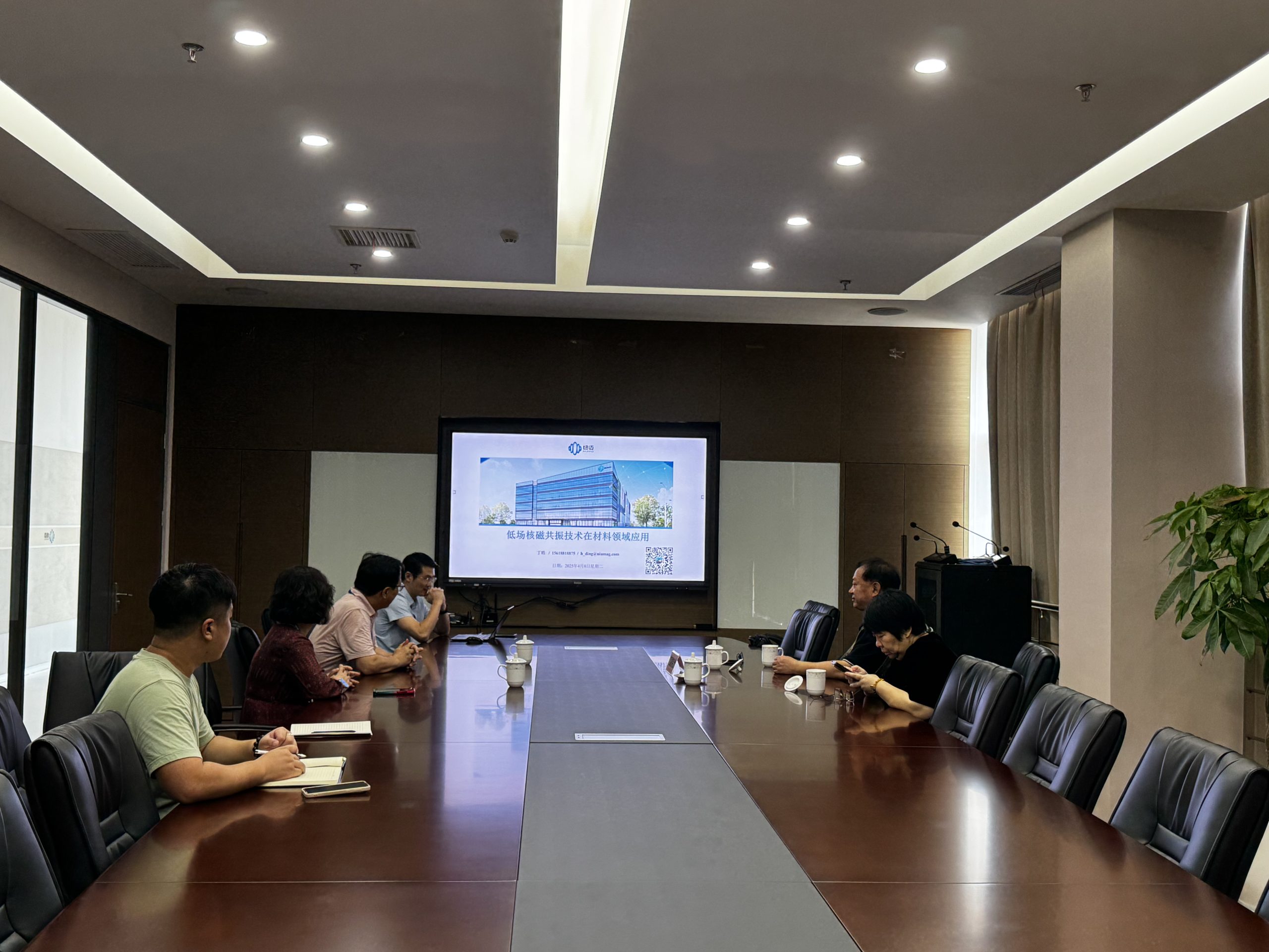 中国科学院江雷院士莅临时搏官方网页版考察指导！